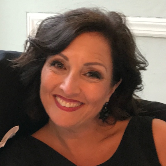 Meet your Posher, Deborah - Picture 1 of 1